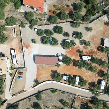Camper Stop Lefkas * Tsoukaladhes